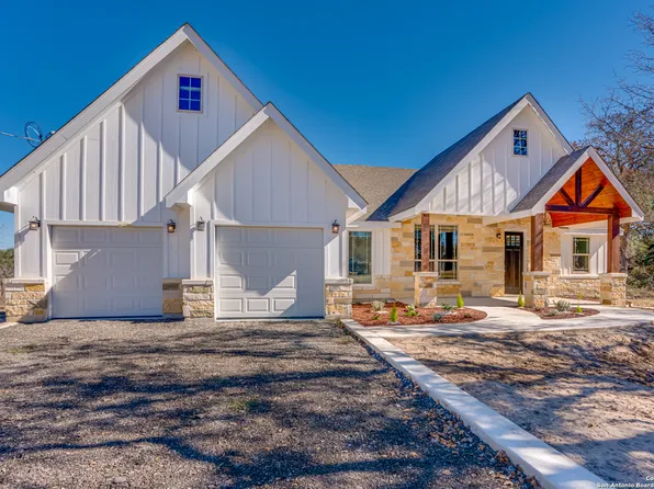 509 County Road 6846, Lytle, TX 78052