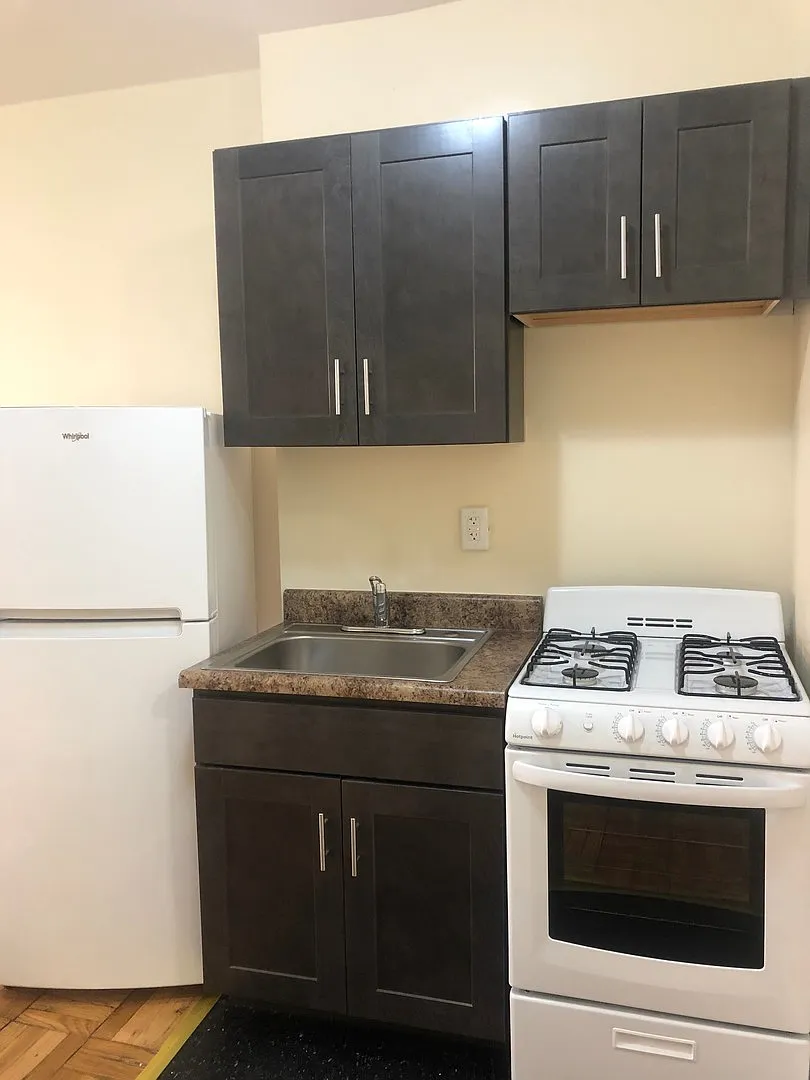 Q Street Apartments — Photo 3