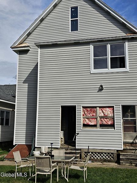 3rd image of 2606 Campbell Ave Avenue