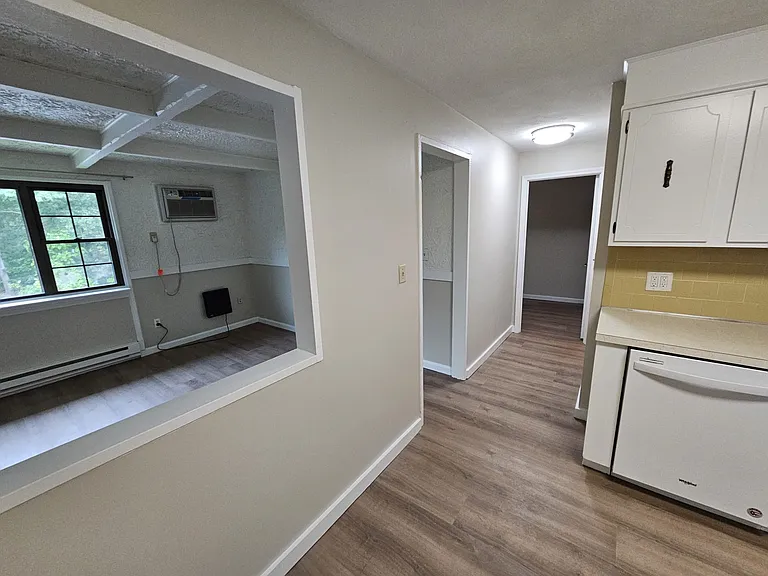 23 Spencer Rd #32F — Photo 2
