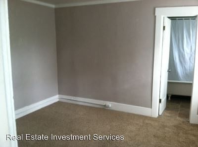 5th image of 3872 Center St APT 4