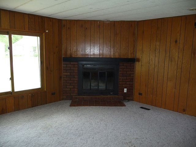 2nd image of 1031 Mill St