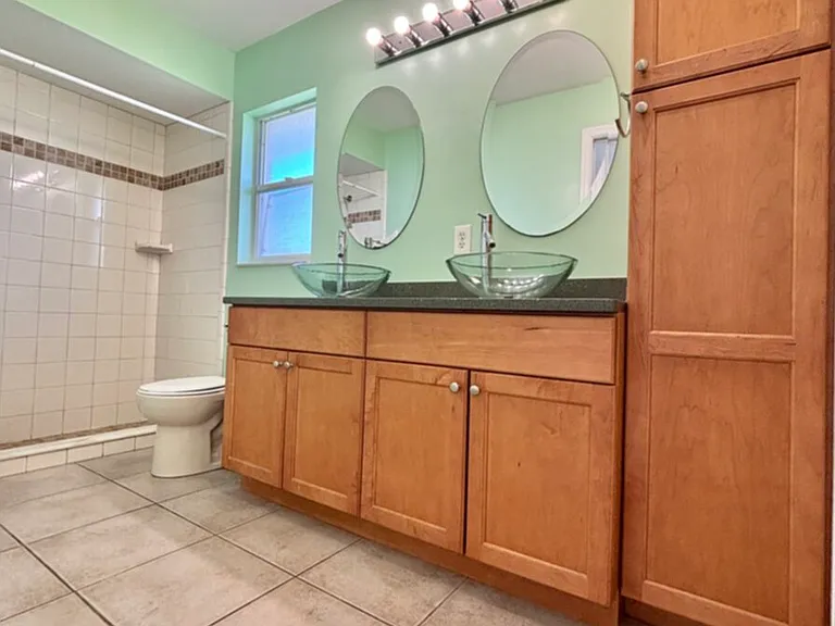 4343 SW Sands Blvd — Photo 8