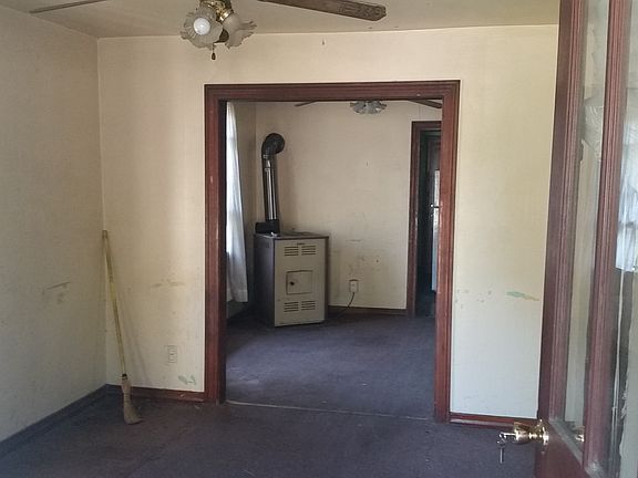 3rd image of 868 Ionia St