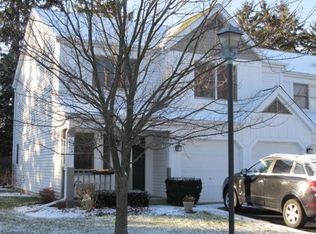 217 Spring Point Dr, Carpentersville, IL 60110