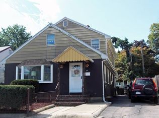 28 Cedar St, Everett, MA 02149