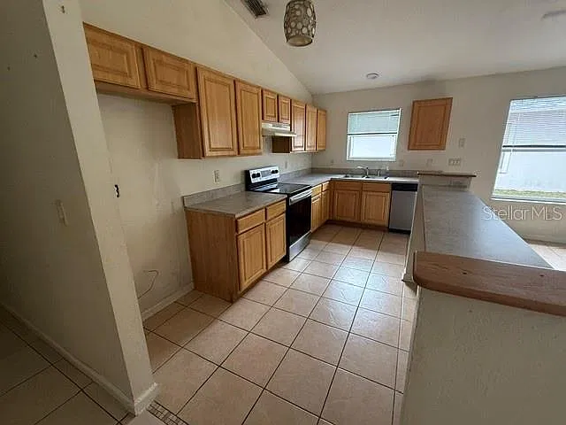 3 bed, 2.0 bath, 1341 sqft, $1,500 — Photo 2