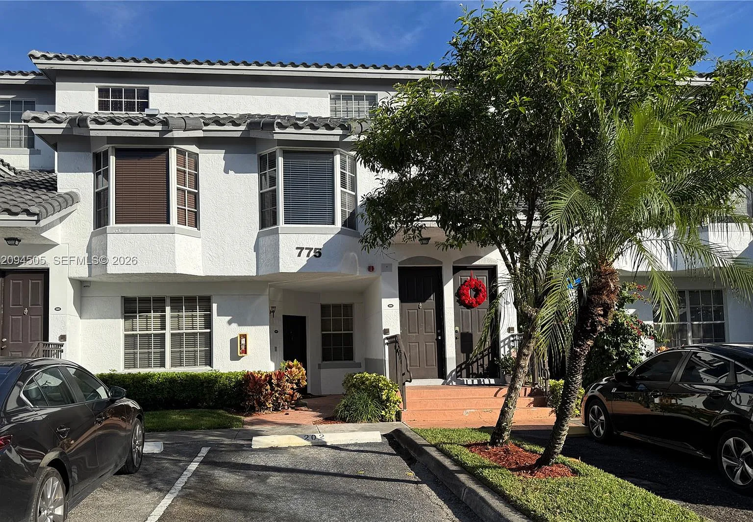 Villas De Tuscany Condo — Photo 1
