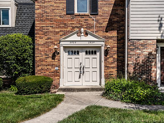 3rd image of 2826 Lake Forest Dr