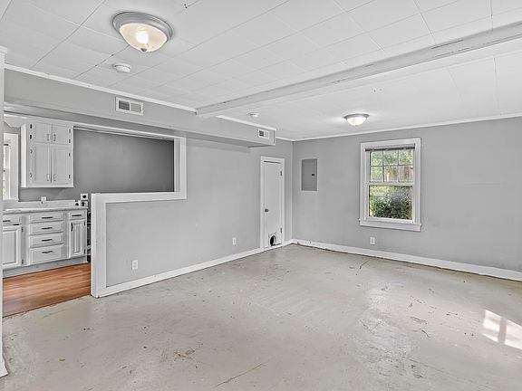 3rd image of 1815 W Webster Street