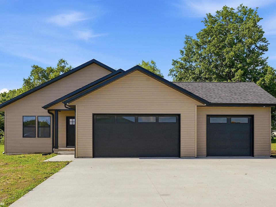 1st image of 111 Dover Cir