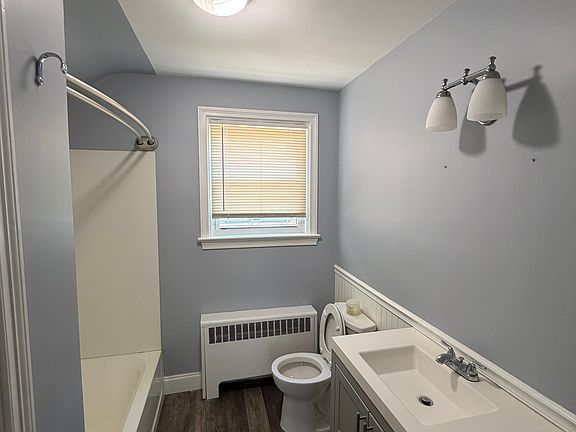 5th image of 413 Marsh Rd #2