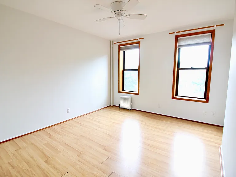 83 N Henry St #3L — Photo 1