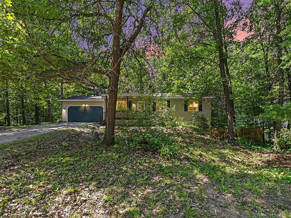 1st image of 2940 Artist Ave