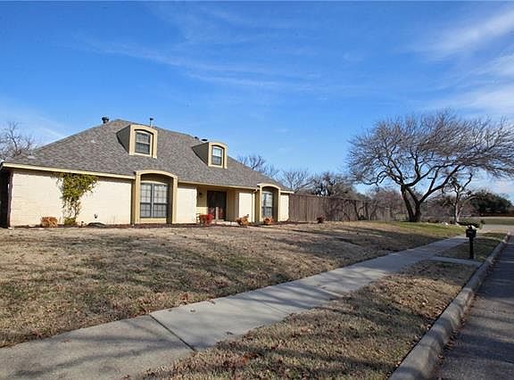2nd image of 1805 Pleasant Valley Dr