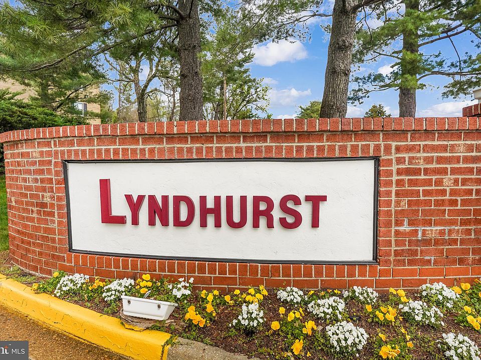 1st image of 3991 Lyndhurst Dr APT 204