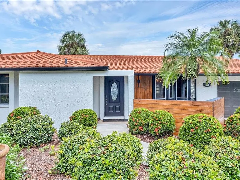 4696 Pompano St — Photo 34