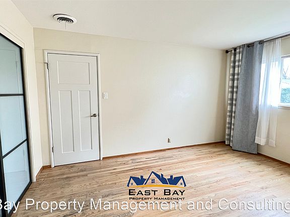 4th image of 909 Kingfisher Dr
