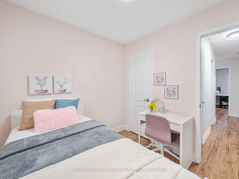 81 Parktree Dr — Photo 19