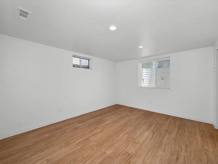 4411 N Whitehouse St — Photo 9