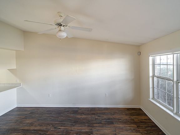 4th image of 2738 W Tharpe St APT 702