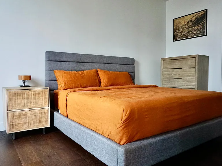 Master Bedroom, King Bed