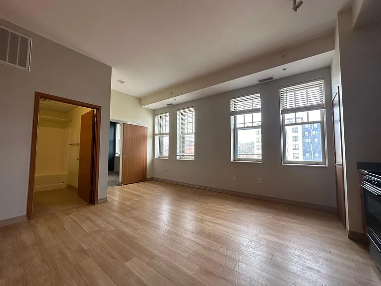 Abbott Apartments — Photo 11