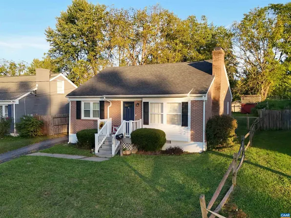 808 Florence Ave, Waynesboro, VA 22980