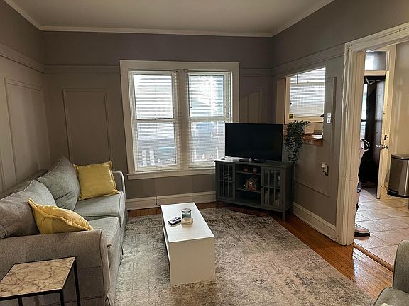 2nd image of 3507 N Pine Grove Ave #1N