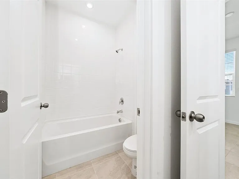 2414 Celebration Blvd — Photo 22
