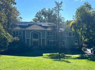 12 Carey Dr, Bedford, NY 10506