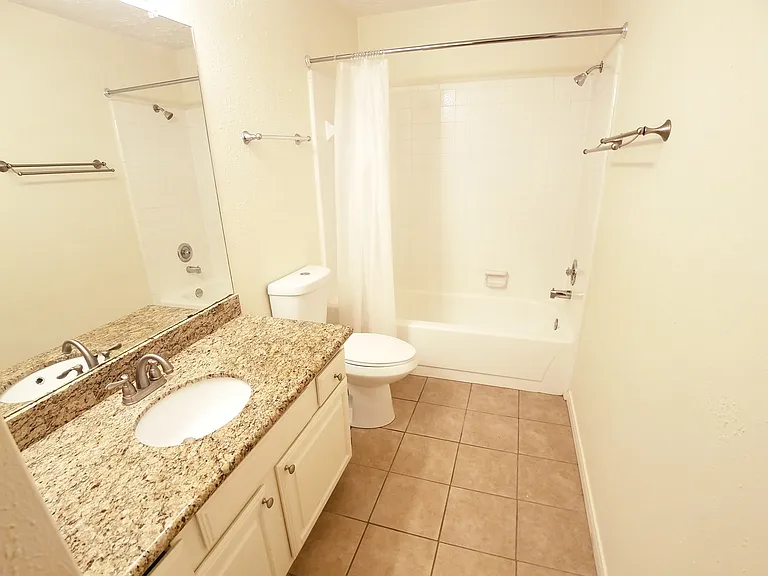 2111 Echo Rdg — Photo 29