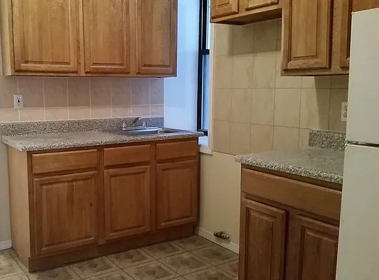 Rented by New York Realty Minimax Inc | media 24