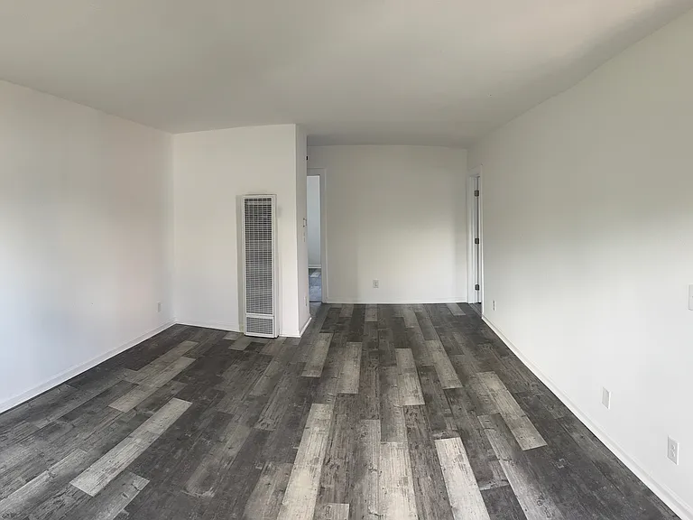 3322 Helix St — Photo 4