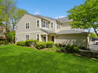 1283 Brookdale Dr, Carpentersville, IL 60110