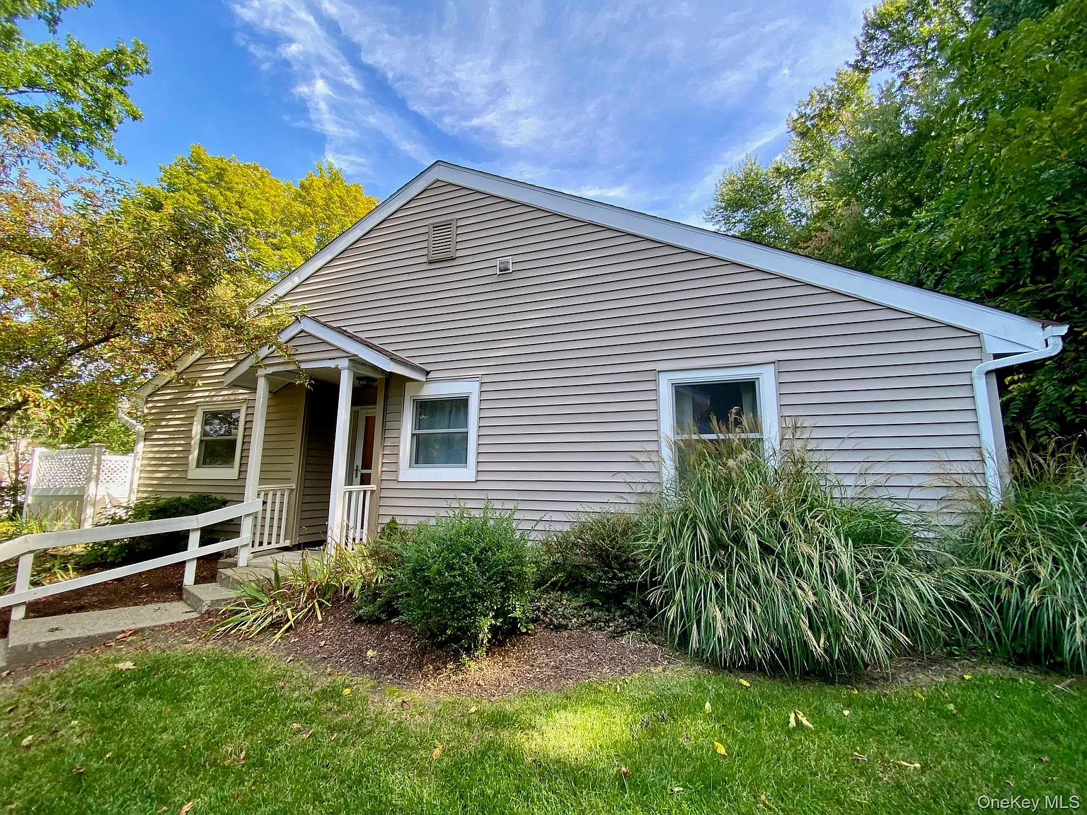 2 bed, 2.0 bath, 1202 sqft, $2,500 — Photo 2