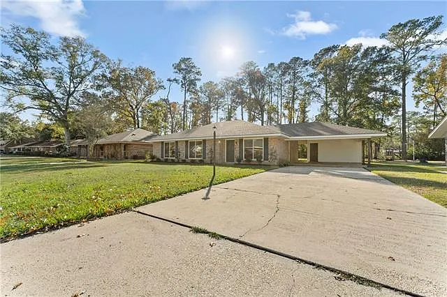 602 Susan Dr — Photo 2