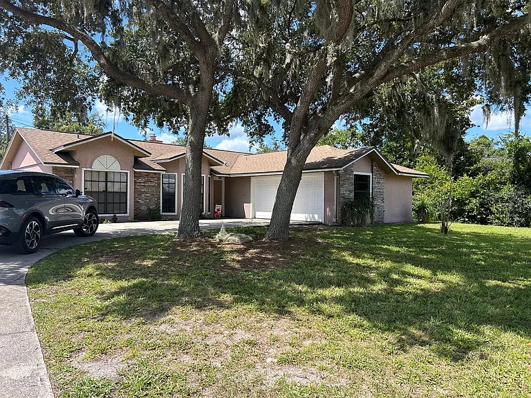 1820 Corolla Ct — Photo 1