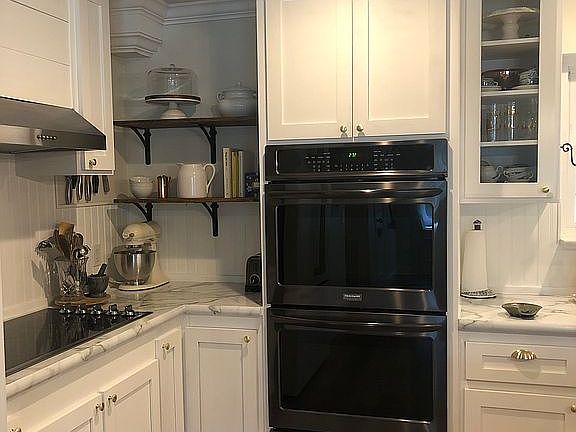 4th image of 10931 Koelemay Dr