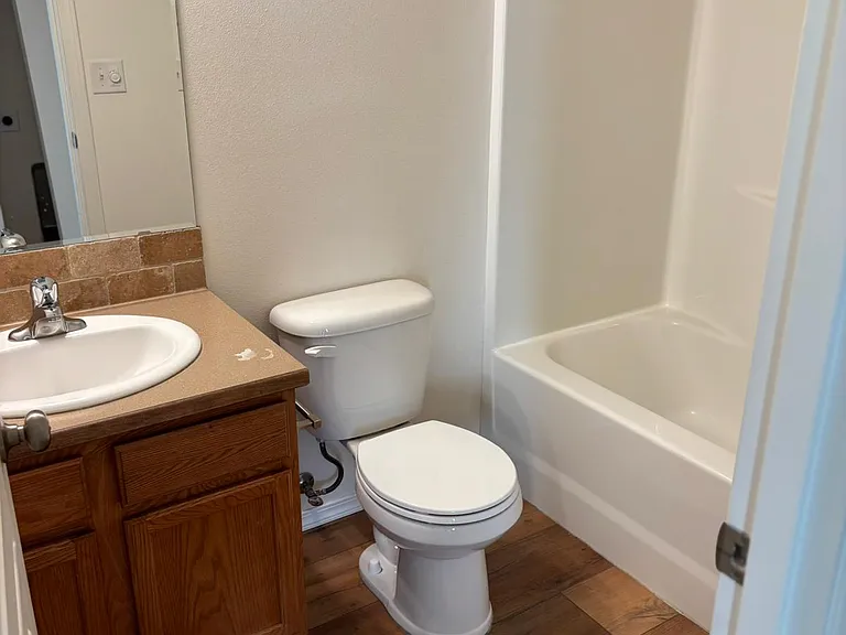 790 NW Green Forest Cir — Photo 8