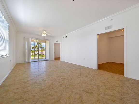 3rd image of 8470 Kingbird Loop APT 1031