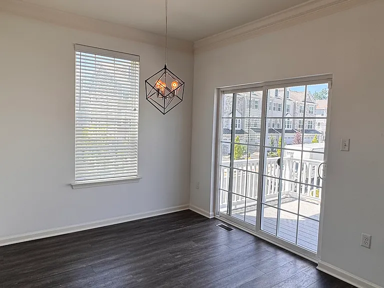 1116 Goddard Way — Photo 14