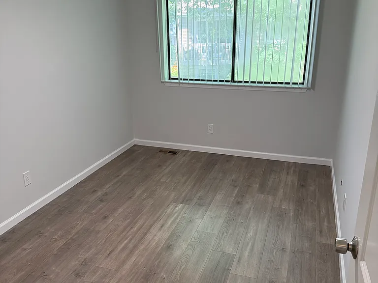 203 Springmeadow Dr #B — Photo 8