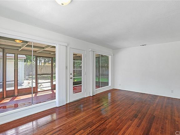 5th image of 386 Saint Bonaventure Ave