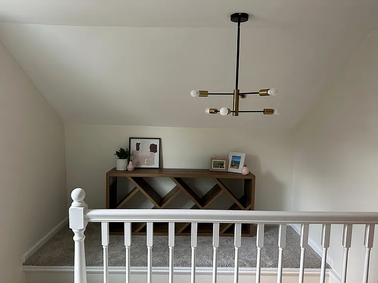 Bungalow bedroom 3, additional storage/decorative space