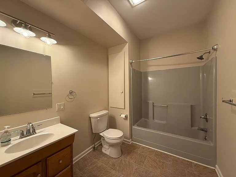 137 E Pine Grove Rd #A — Photo 13