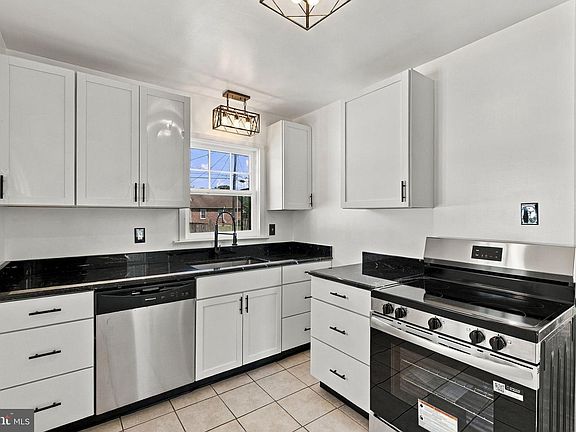 2nd image of 303 Greystone Rd