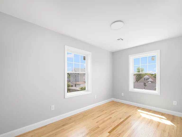 28 Grosvenor Ave #2 — Photo 12