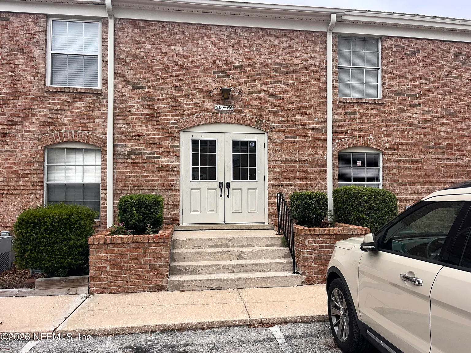 1 bed, 1.0 bath, 830 sqft, $1,150 — Photo 1