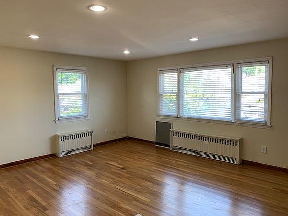 2nd image of 63 Fortfield Ave #2